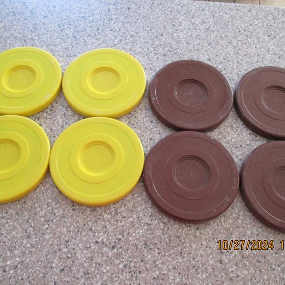 8 Shuffleboard Discs Set 4 Brown and 4 Yellow 6" Good Condition Used - Picture 1 of 3